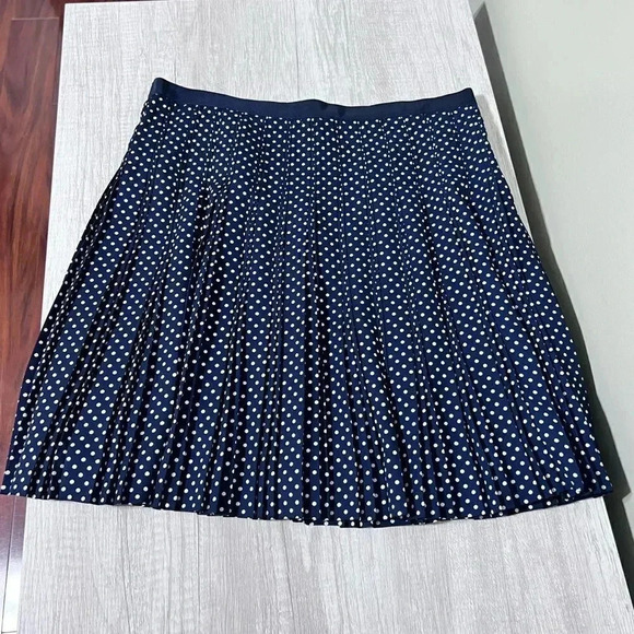 J.Crew Stitched Down Grid Dot Pleated Skirt Size 4 - Picture 10 of 13